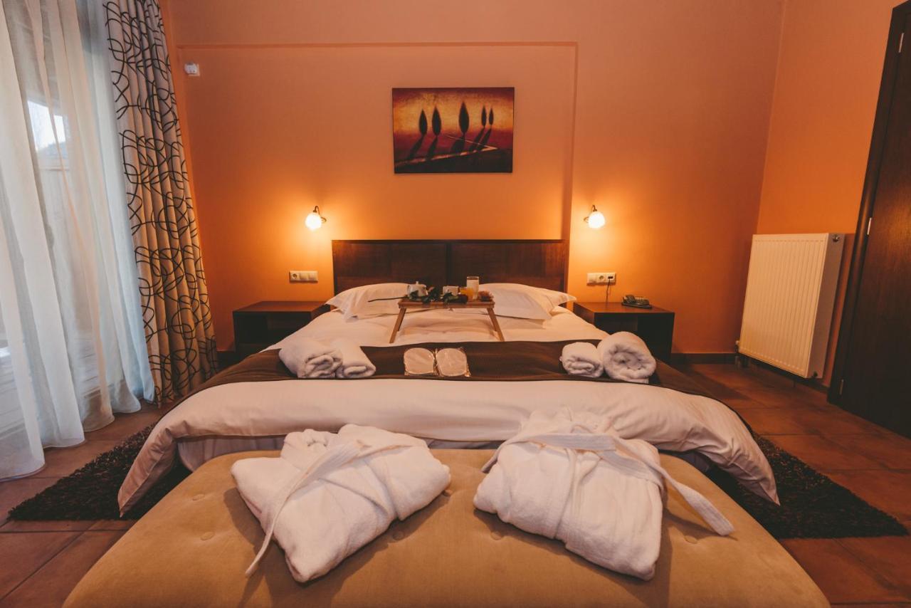 Thea Mainalou Hotel Vitina Eksteriør billede