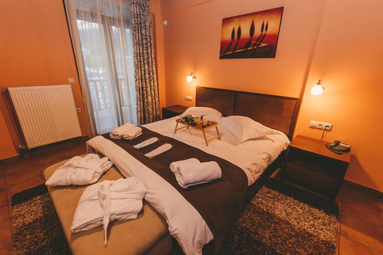 Thea Mainalou Hotel Vitina Eksteriør billede